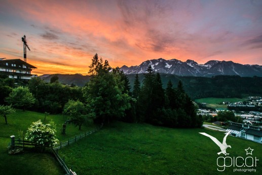 Herrliches Abendrot über der Kette des Dachsteinmassiv